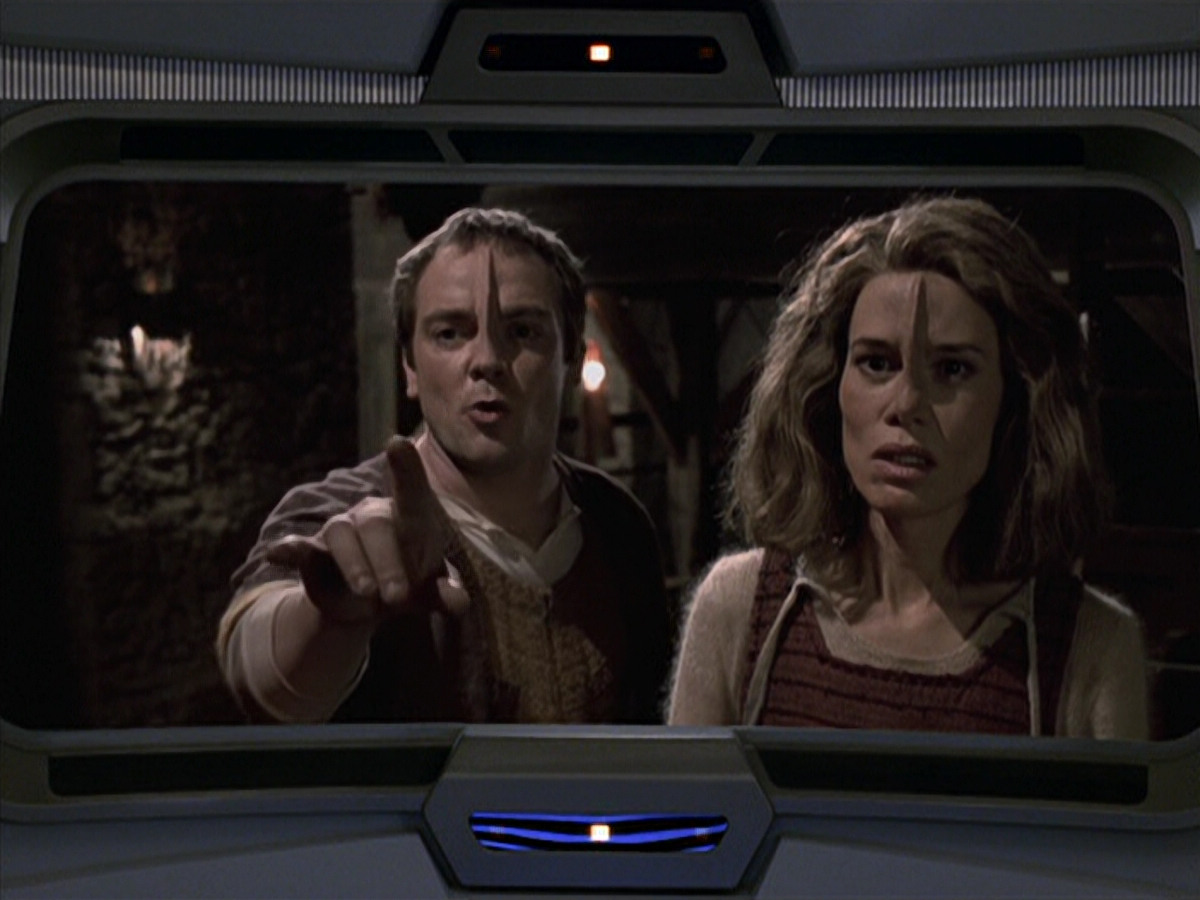 extant_StarTrek_VOY_6x19-ChildsPlay_03147.jpg