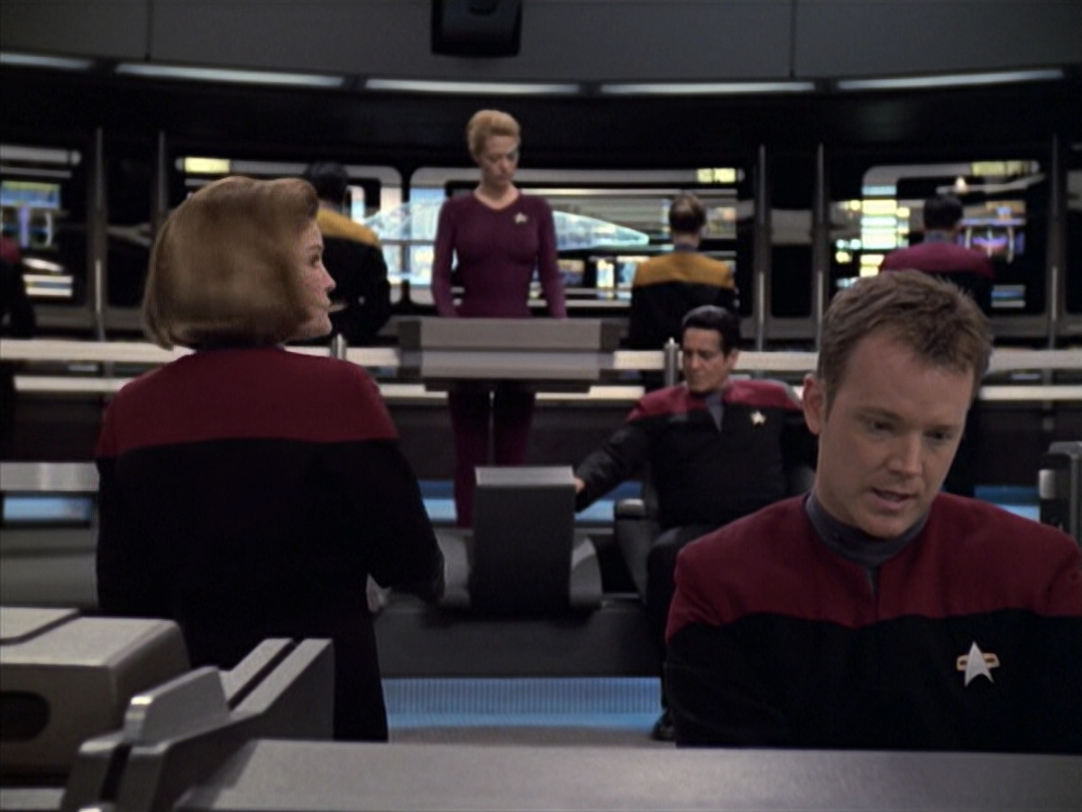 extant_StarTrek_VOY_6x19-ChildsPlay_03148.jpg