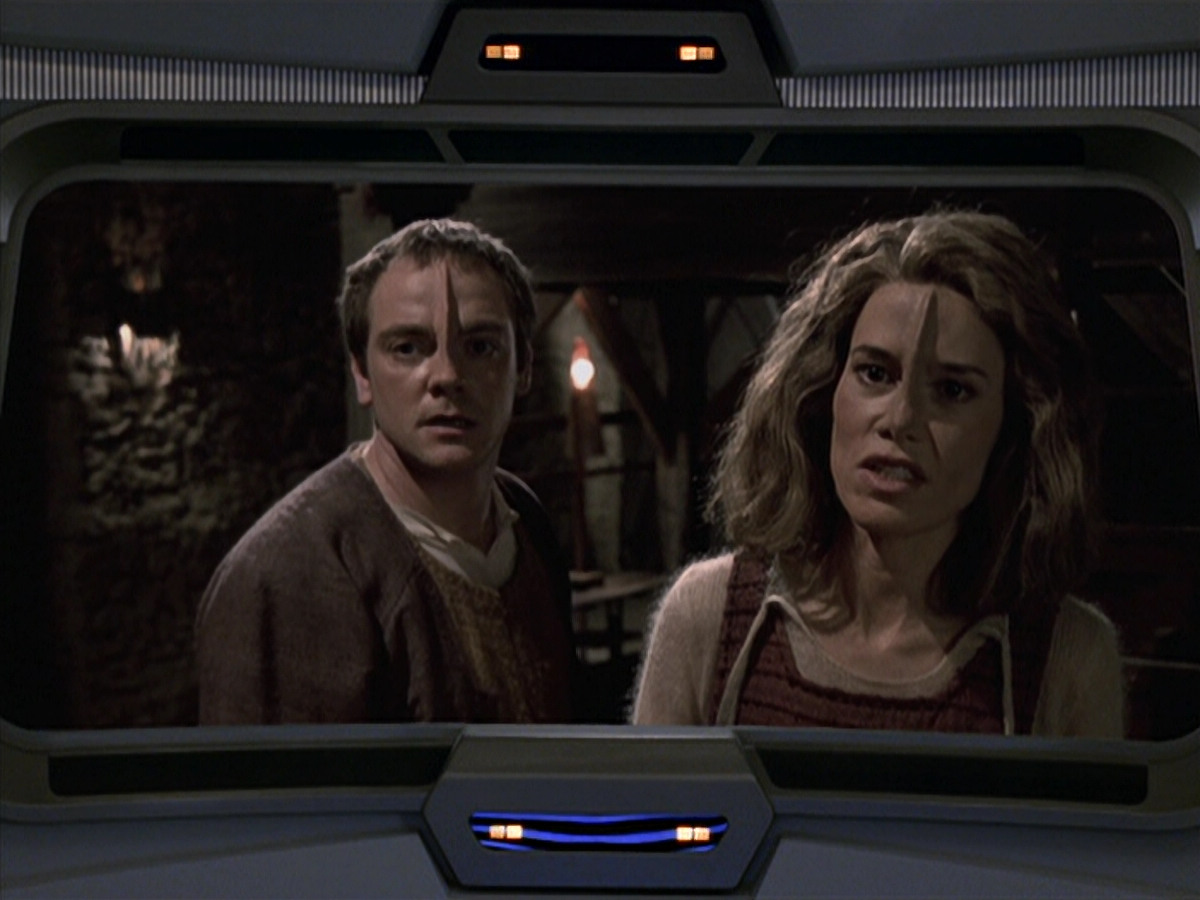 extant_StarTrek_VOY_6x19-ChildsPlay_03151.jpg
