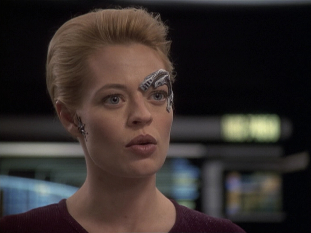 extant_StarTrek_VOY_6x19-ChildsPlay_03153.jpg