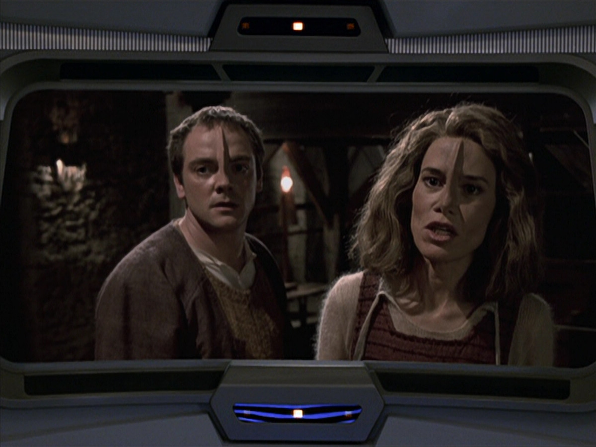 extant_StarTrek_VOY_6x19-ChildsPlay_03156.jpg