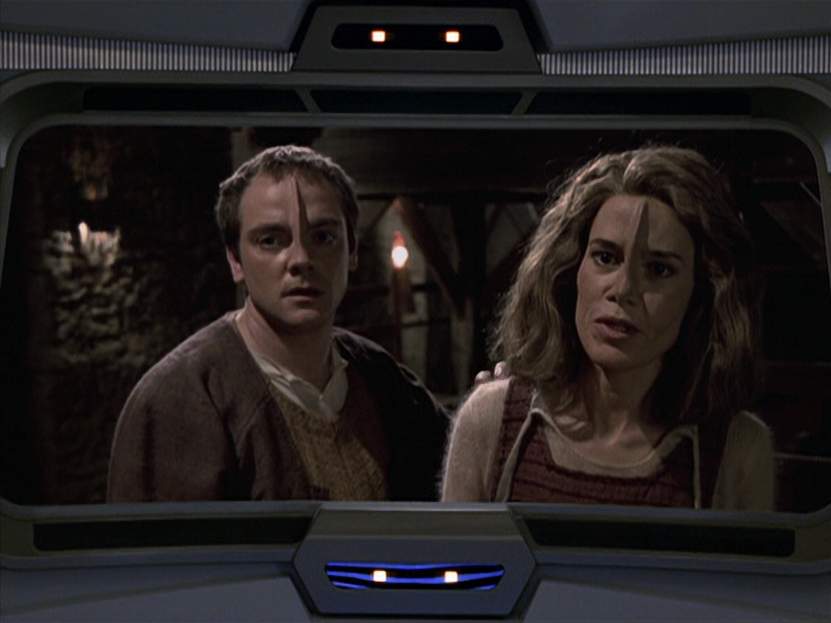 extant_StarTrek_VOY_6x19-ChildsPlay_03157.jpg