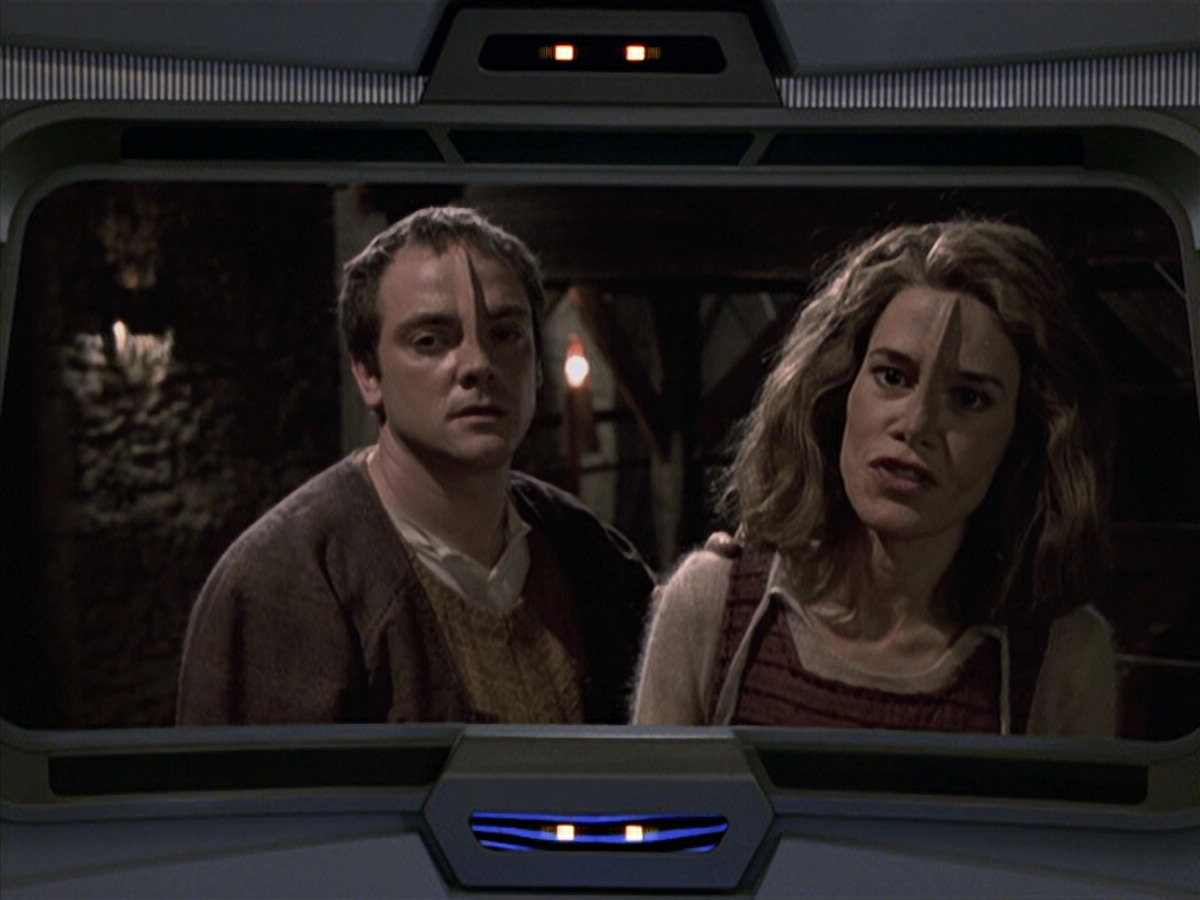 extant_StarTrek_VOY_6x19-ChildsPlay_03161.jpg