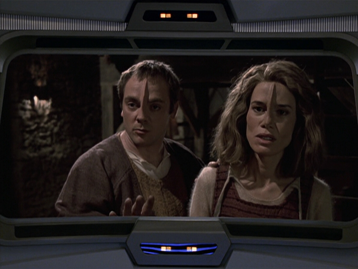 extant_StarTrek_VOY_6x19-ChildsPlay_03165.jpg