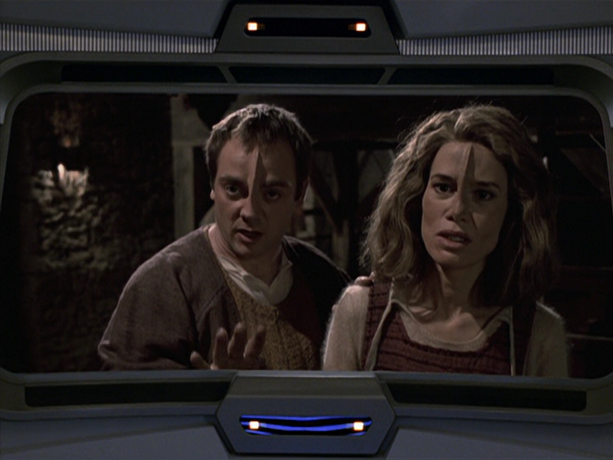 extant_StarTrek_VOY_6x19-ChildsPlay_03166.jpg