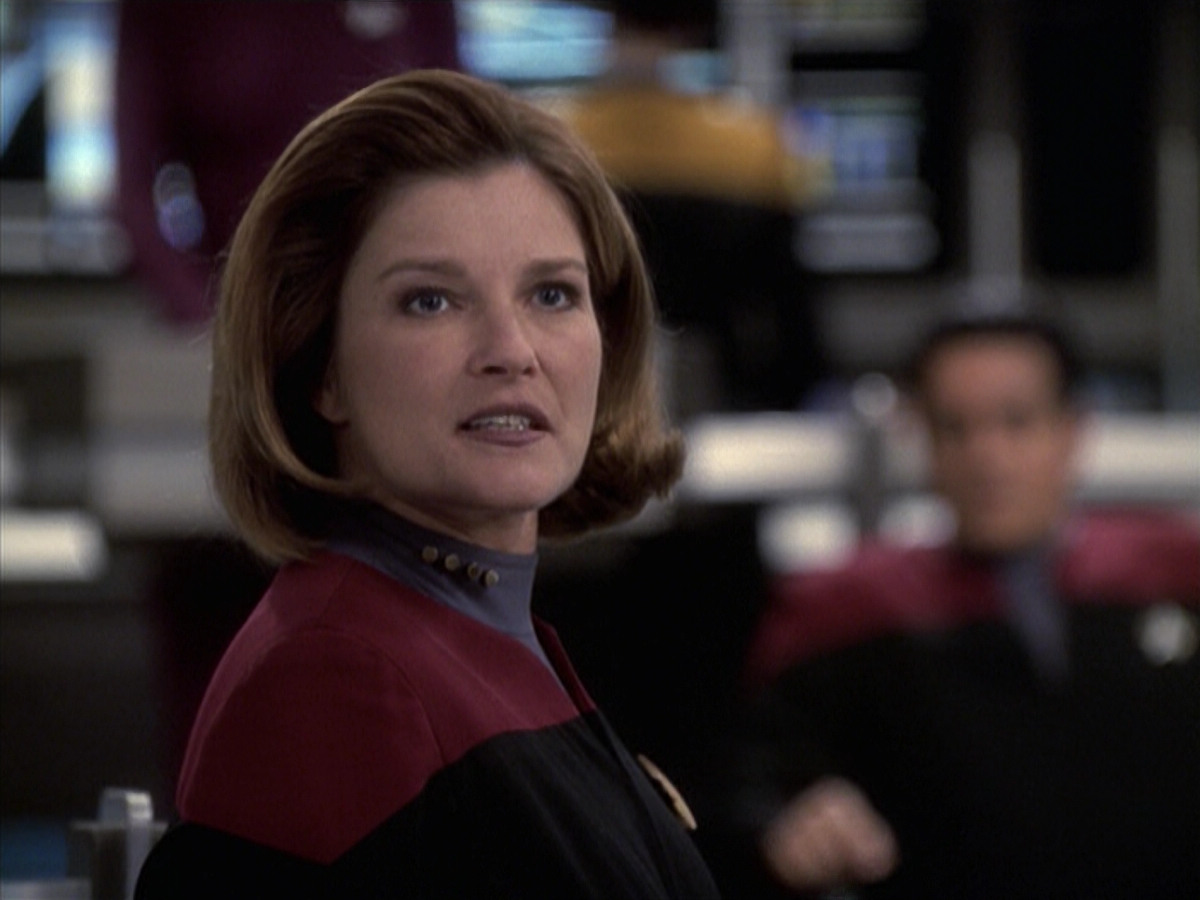 extant_StarTrek_VOY_6x19-ChildsPlay_03172.jpg
