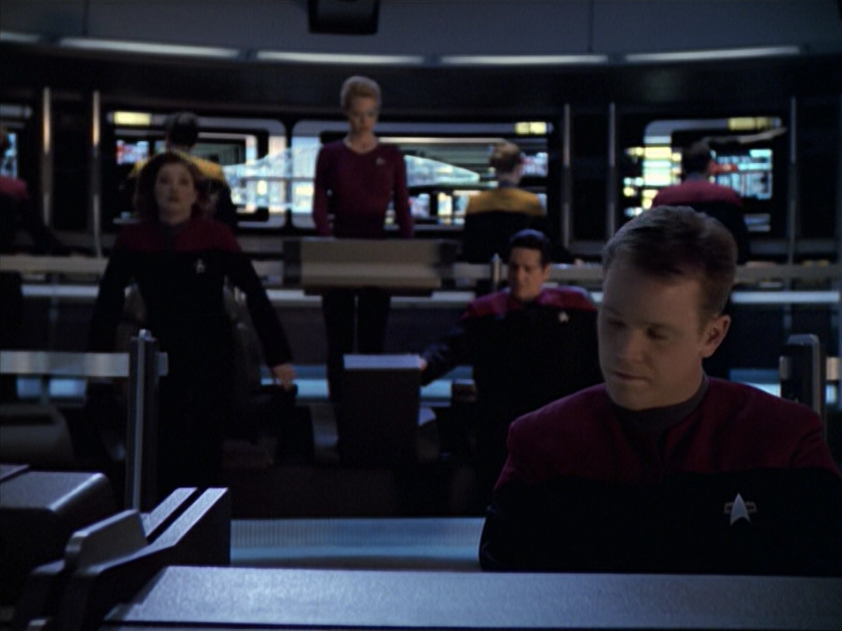 extant_StarTrek_VOY_6x19-ChildsPlay_03181.jpg