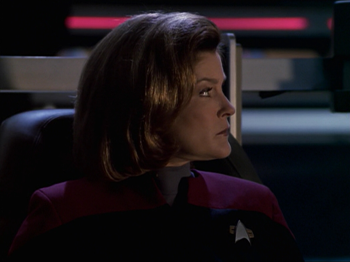 extant_StarTrek_VOY_6x19-ChildsPlay_03193.jpg