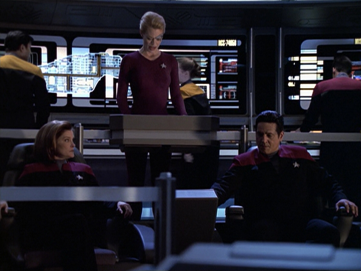 extant_StarTrek_VOY_6x19-ChildsPlay_03199.jpg