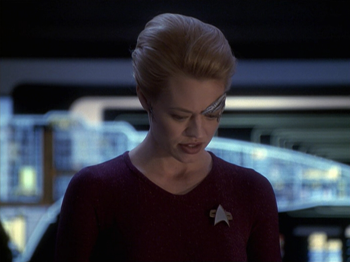 extant_StarTrek_VOY_6x19-ChildsPlay_03216.jpg