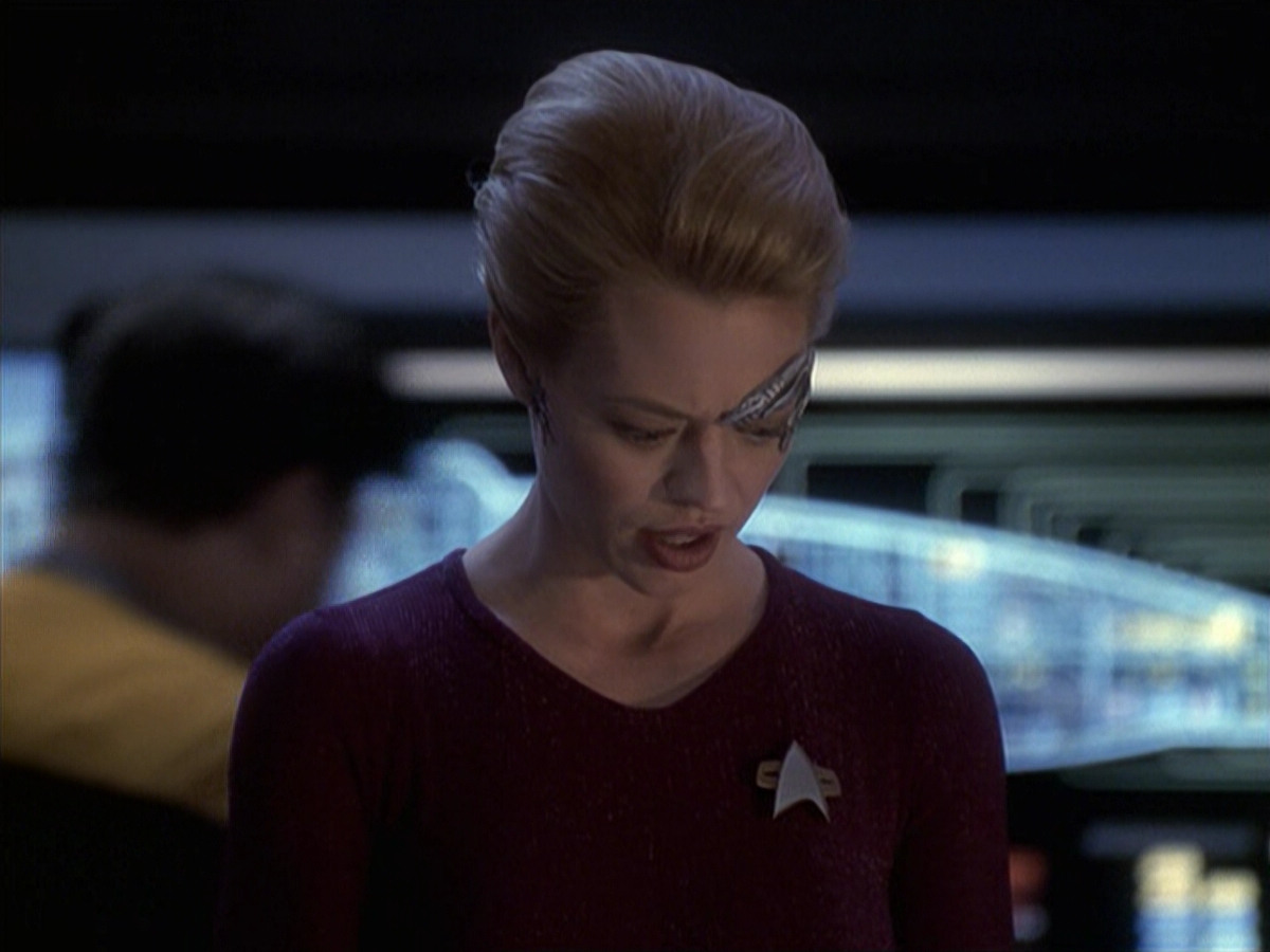 extant_StarTrek_VOY_6x19-ChildsPlay_03217.jpg