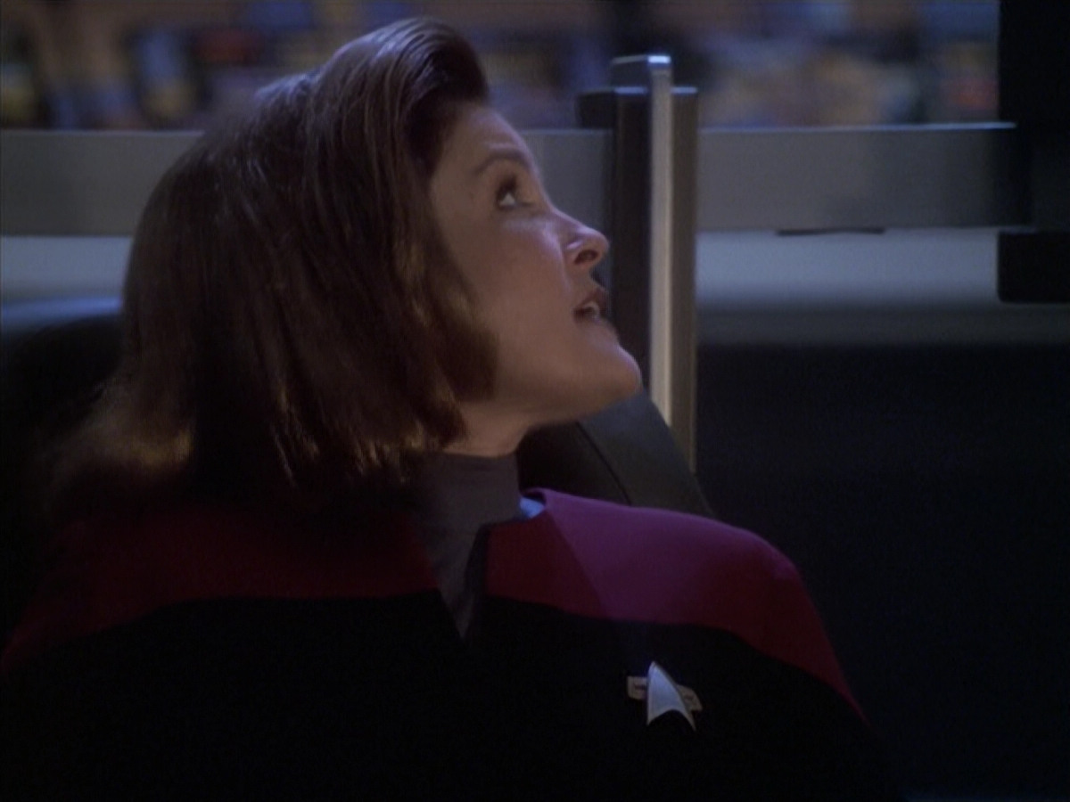 extant_StarTrek_VOY_6x19-ChildsPlay_03237.jpg