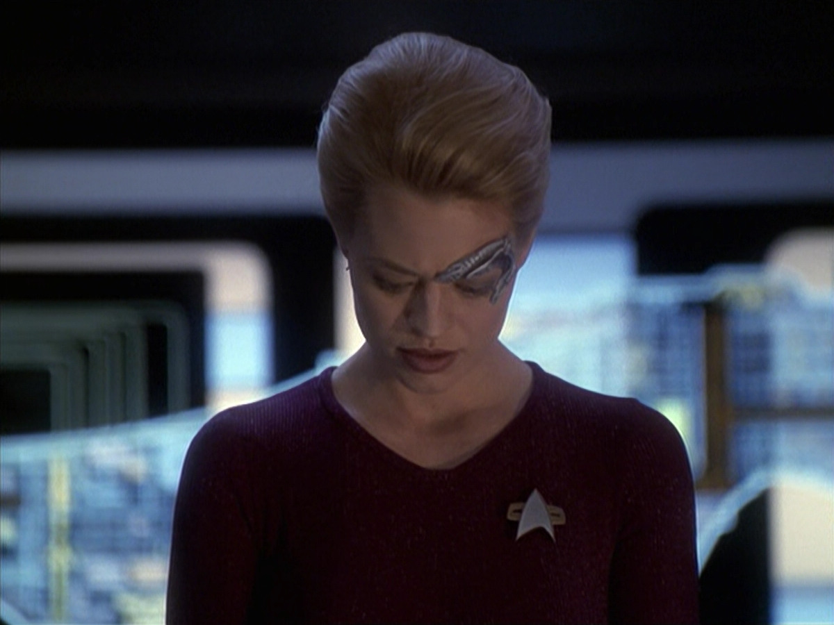 extant_StarTrek_VOY_6x19-ChildsPlay_03255.jpg