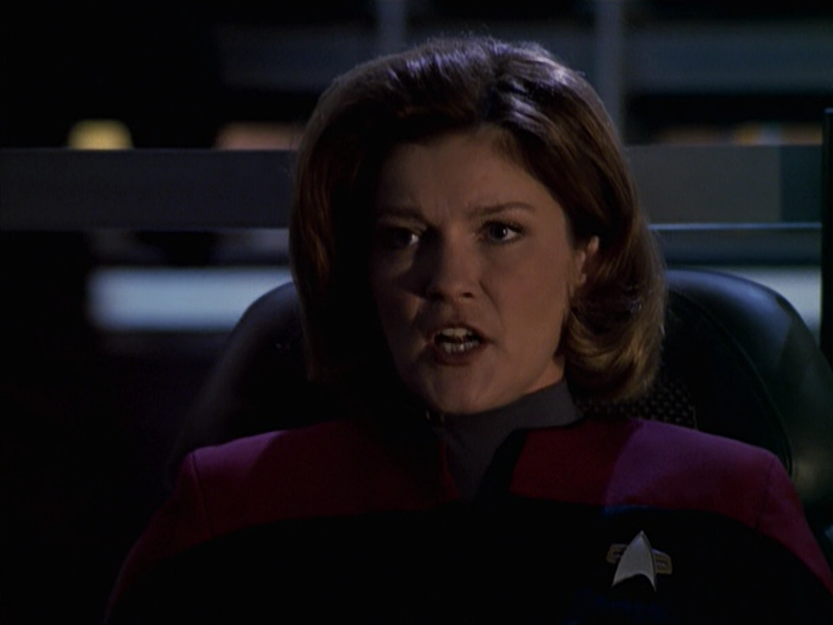 extant_StarTrek_VOY_6x19-ChildsPlay_03271.jpg