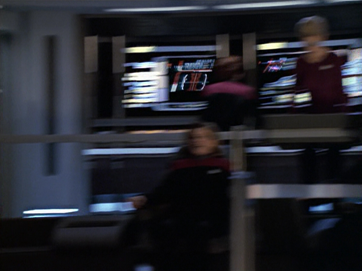 extant_StarTrek_VOY_6x19-ChildsPlay_03276.jpg