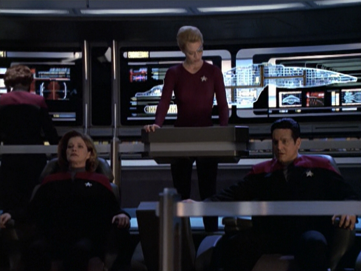 extant_StarTrek_VOY_6x19-ChildsPlay_03289.jpg