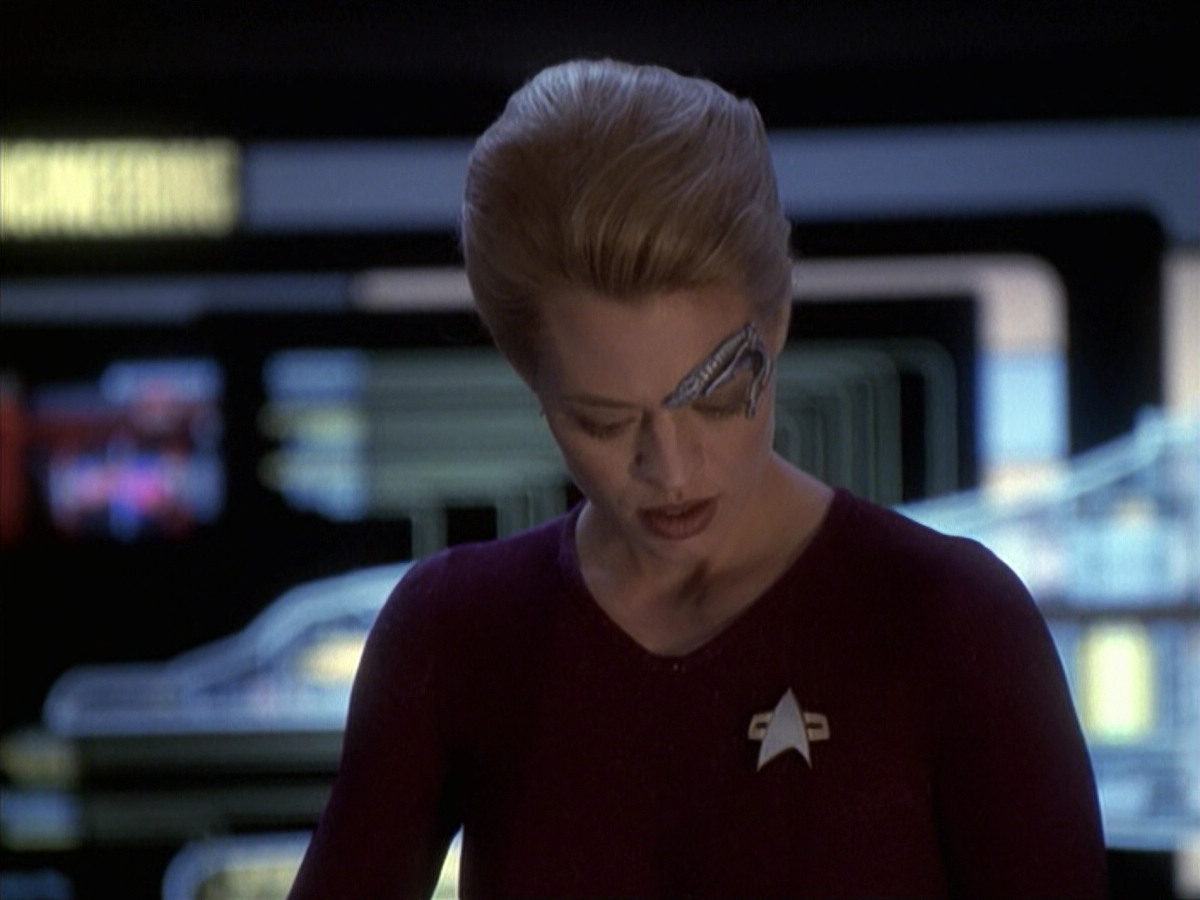 extant_StarTrek_VOY_6x19-ChildsPlay_03292.jpg