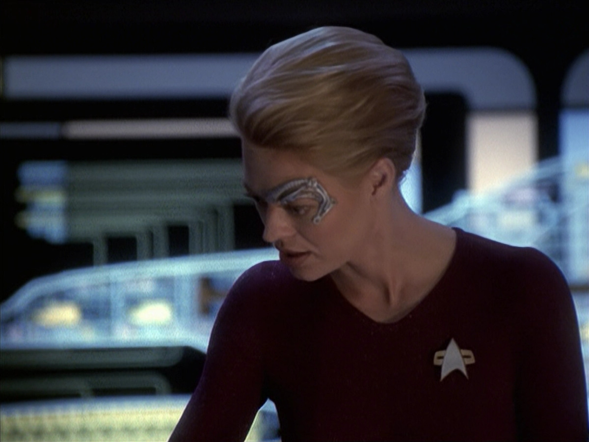 extant_StarTrek_VOY_6x19-ChildsPlay_03302.jpg