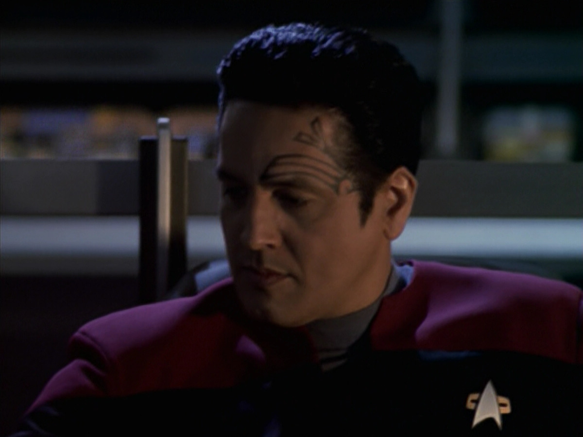 extant_StarTrek_VOY_6x19-ChildsPlay_03308.jpg