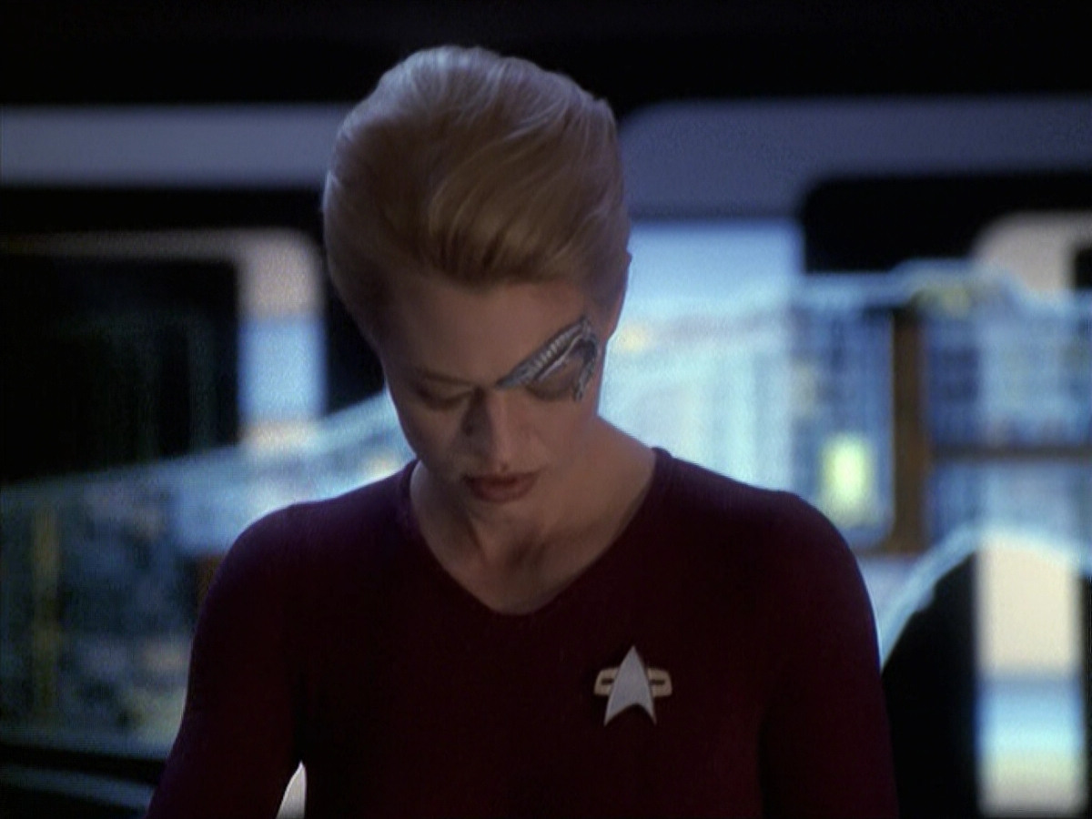 extant_StarTrek_VOY_6x19-ChildsPlay_03320.jpg