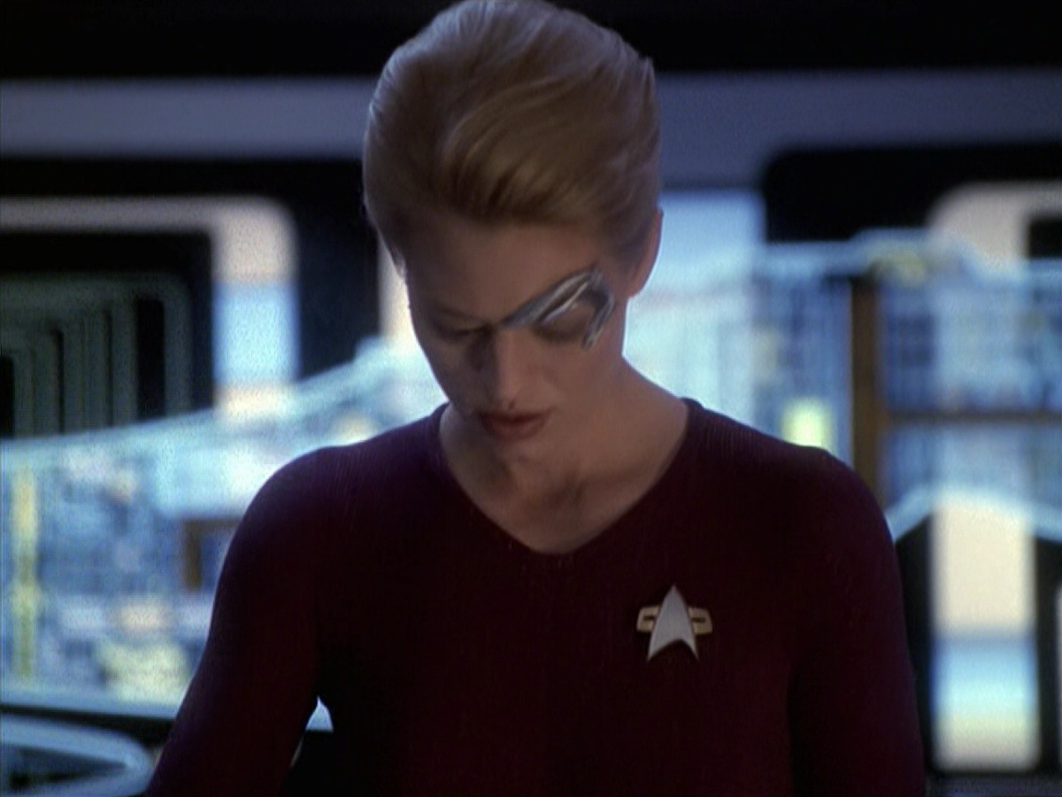 extant_StarTrek_VOY_6x19-ChildsPlay_03325.jpg