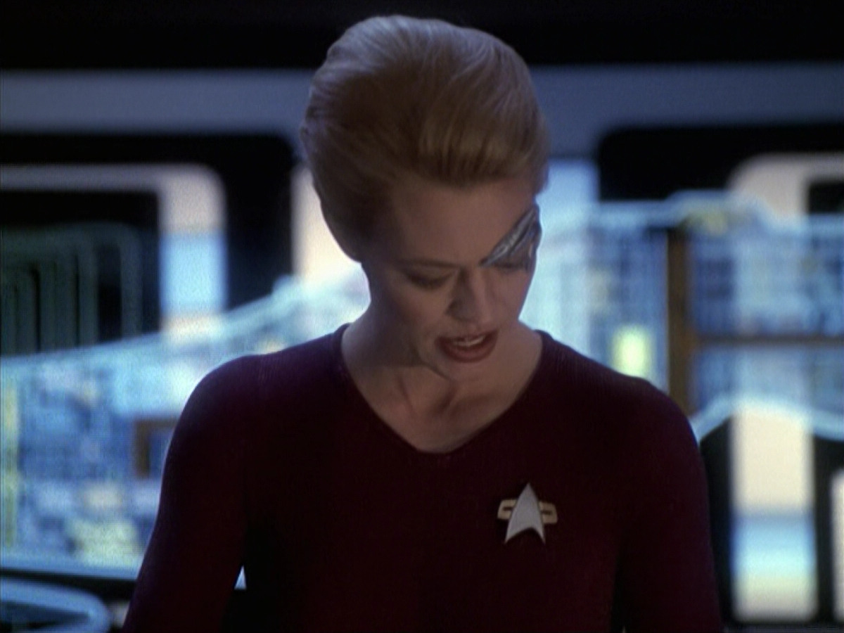 extant_StarTrek_VOY_6x19-ChildsPlay_03327.jpg