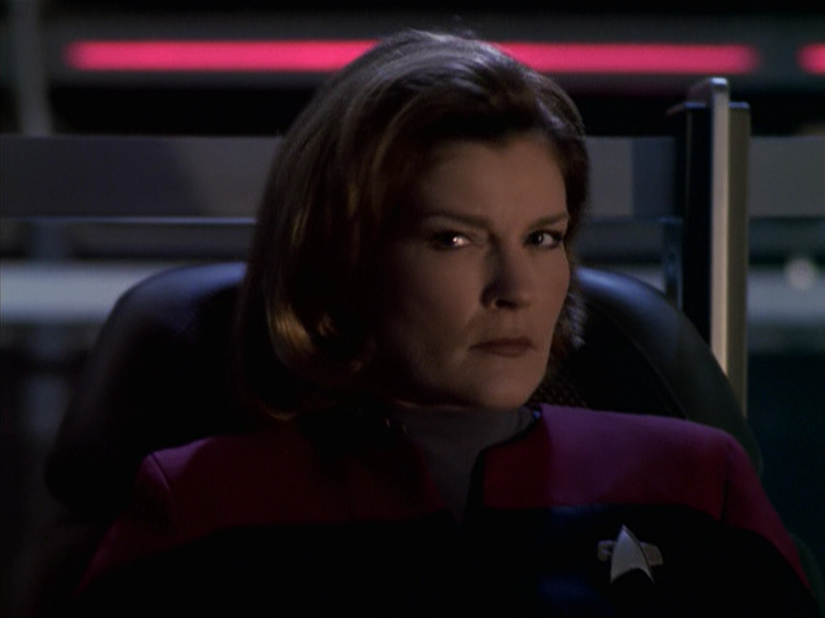 extant_StarTrek_VOY_6x19-ChildsPlay_03329.jpg