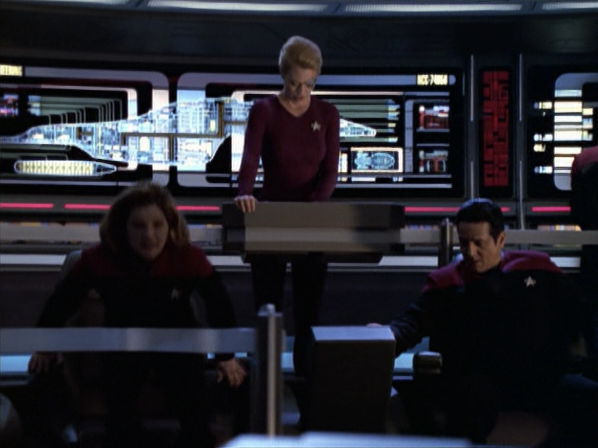 extant_StarTrek_VOY_6x19-ChildsPlay_03338.jpg