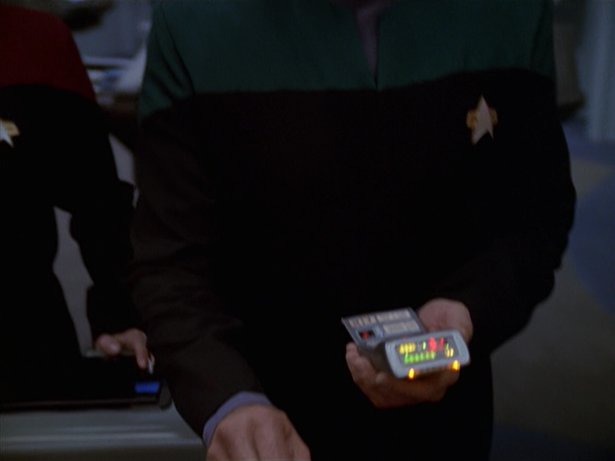 extant_StarTrek_VOY_6x19-ChildsPlay_03377.jpg