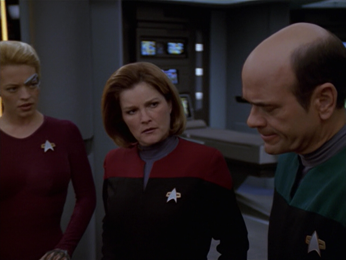 extant_StarTrek_VOY_6x19-ChildsPlay_03381.jpg