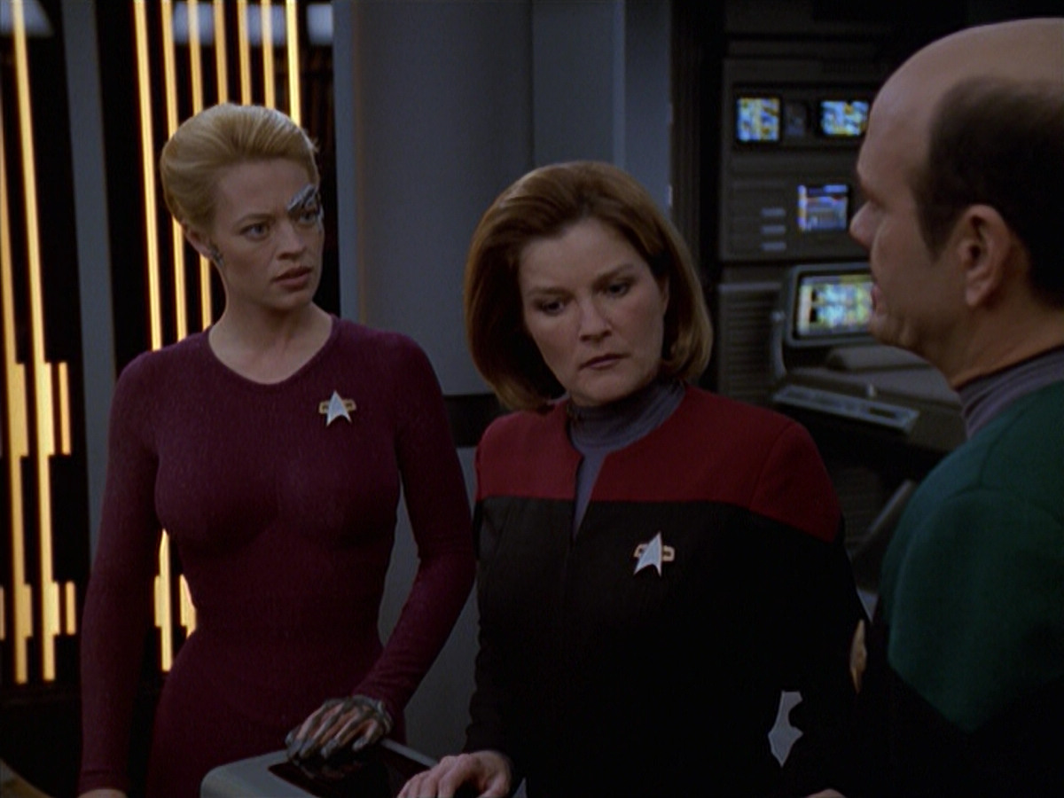 extant_StarTrek_VOY_6x19-ChildsPlay_03392.jpg