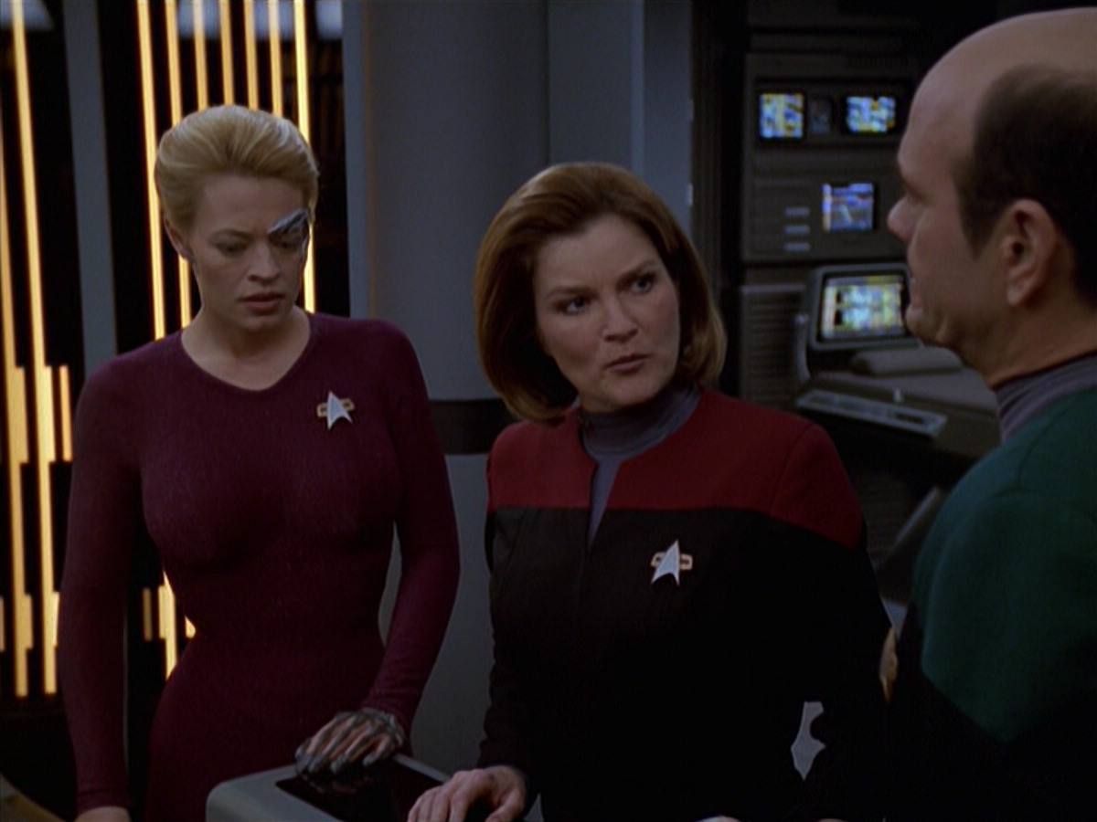 extant_StarTrek_VOY_6x19-ChildsPlay_03395.jpg
