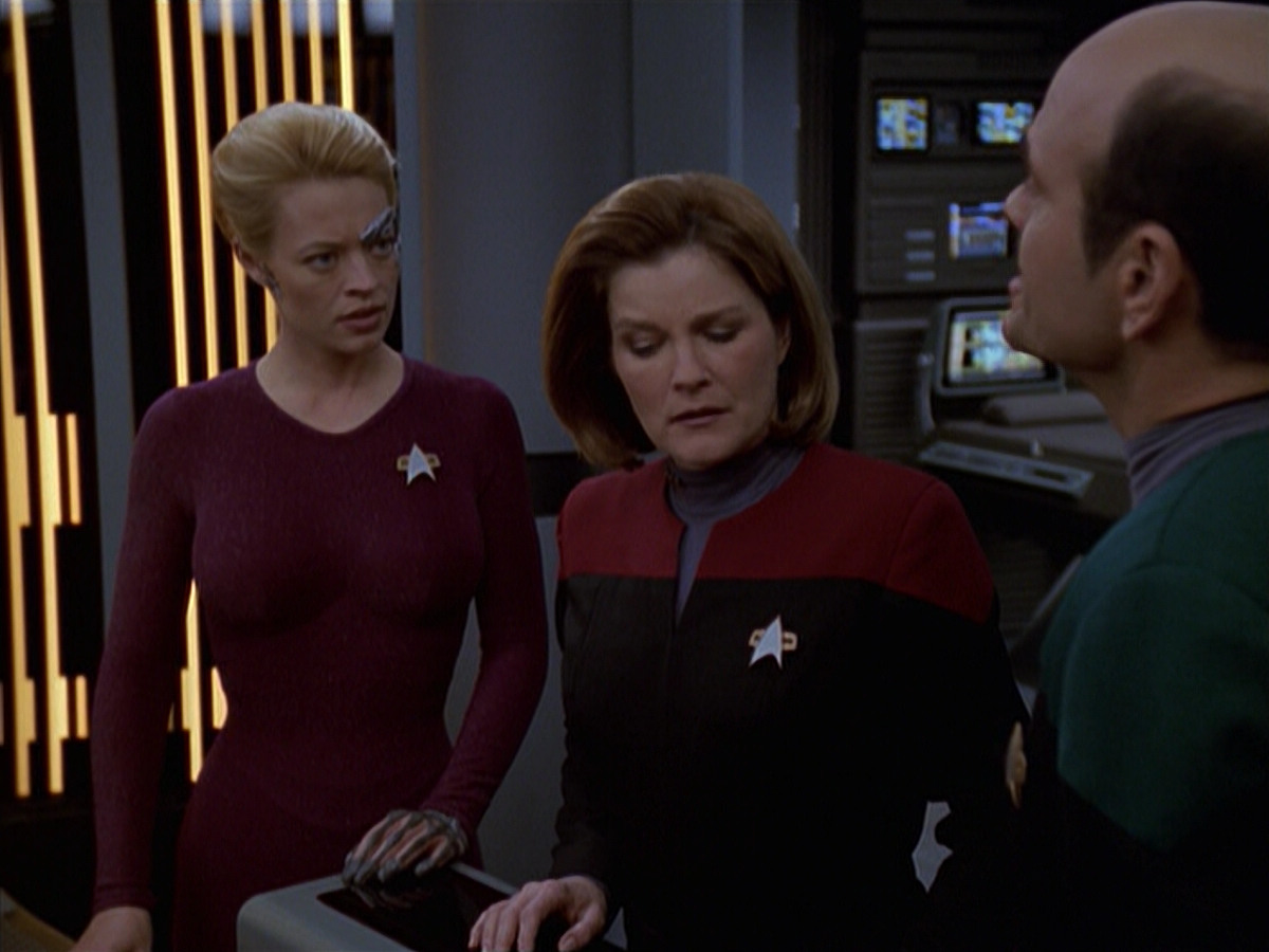 extant_StarTrek_VOY_6x19-ChildsPlay_03400.jpg