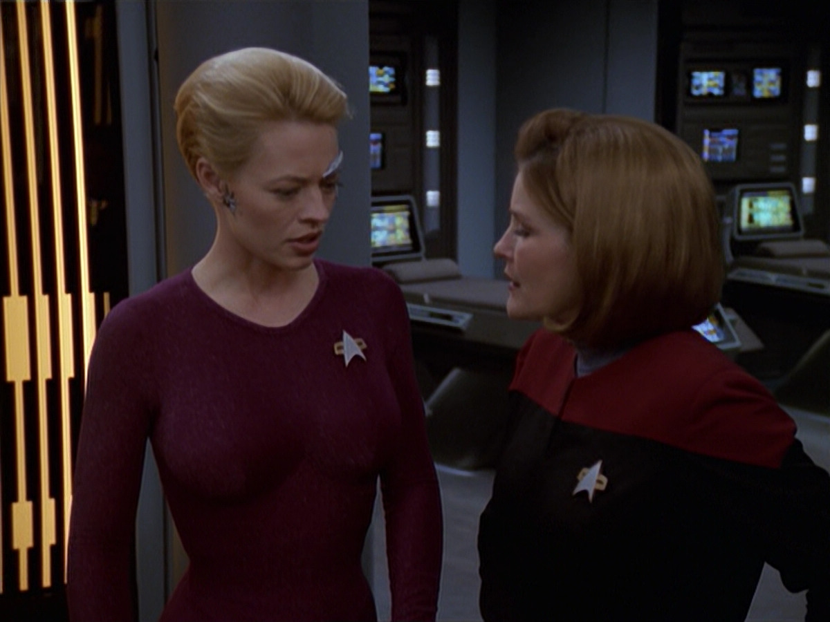 extant_StarTrek_VOY_6x19-ChildsPlay_03415.jpg