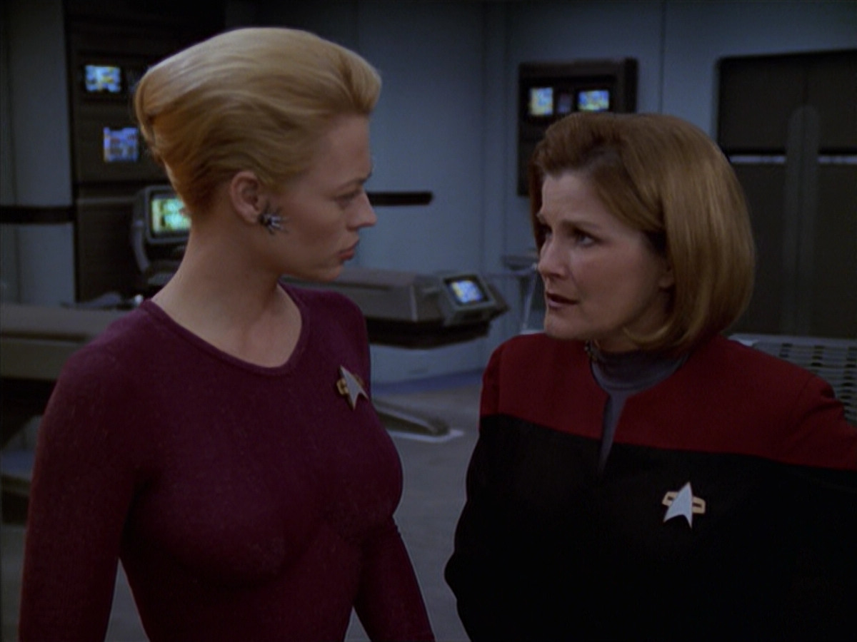 extant_StarTrek_VOY_6x19-ChildsPlay_03422.jpg