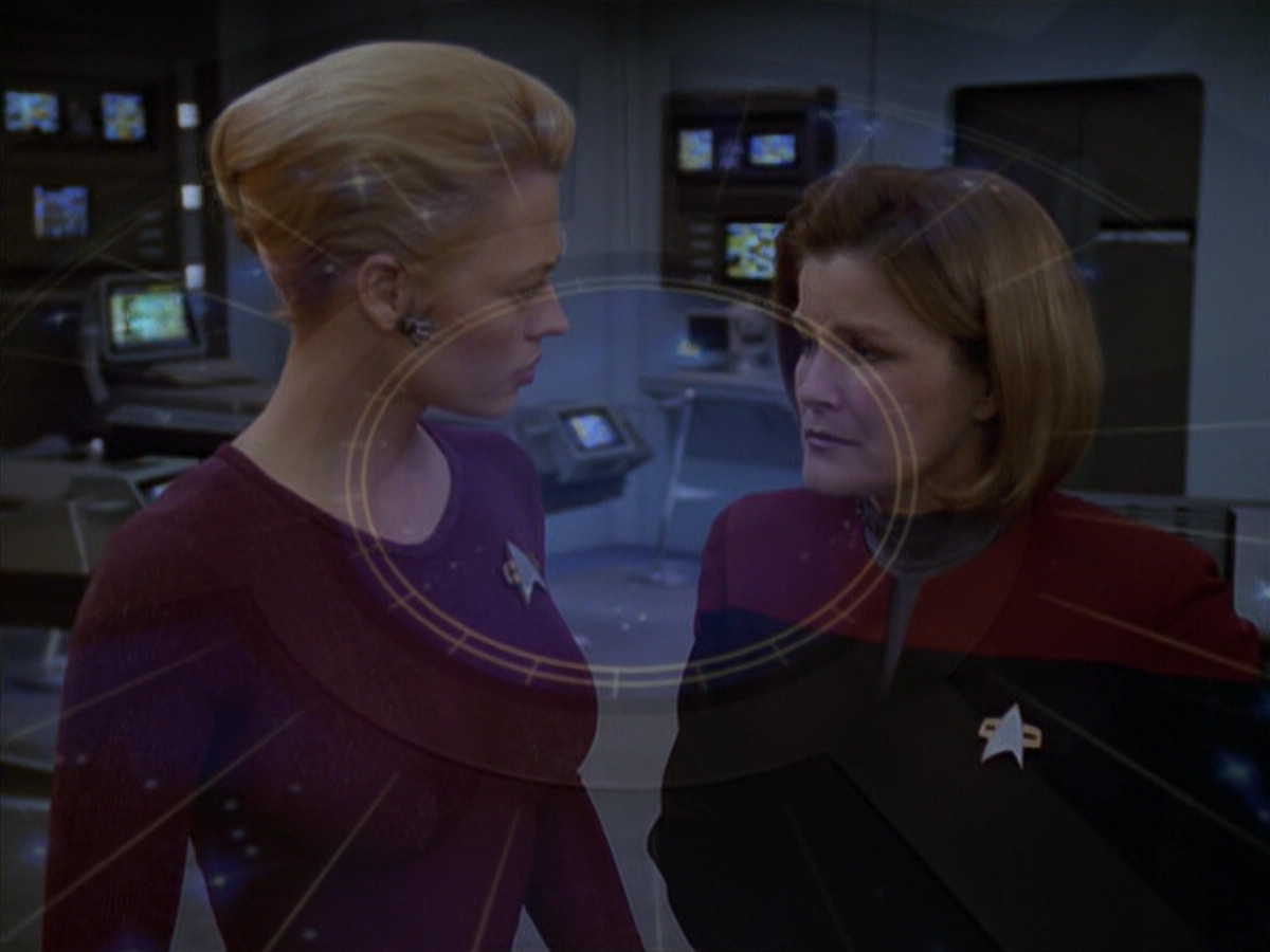 extant_StarTrek_VOY_6x19-ChildsPlay_03423.jpg