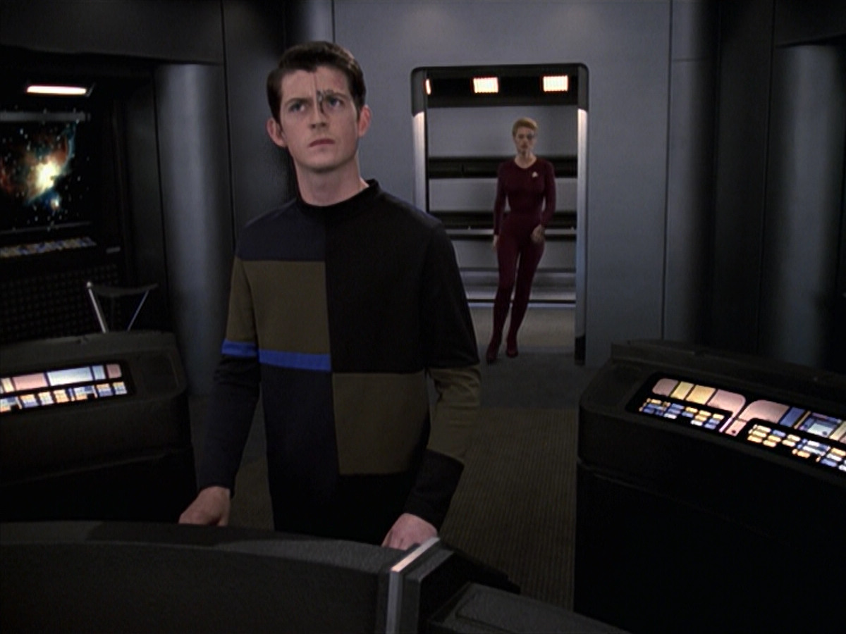 extant_StarTrek_VOY_6x19-ChildsPlay_03441.jpg