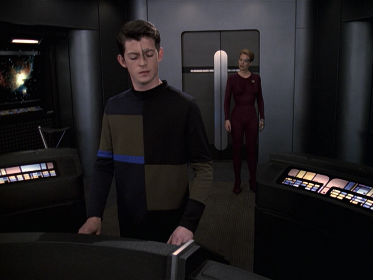 extant_StarTrek_VOY_6x19-ChildsPlay_03458.jpg
