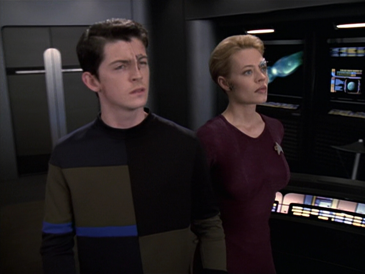 extant_StarTrek_VOY_6x19-ChildsPlay_03469.jpg