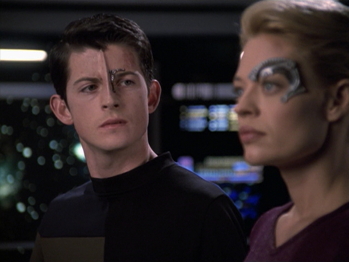 extant_StarTrek_VOY_6x19-ChildsPlay_03483.jpg