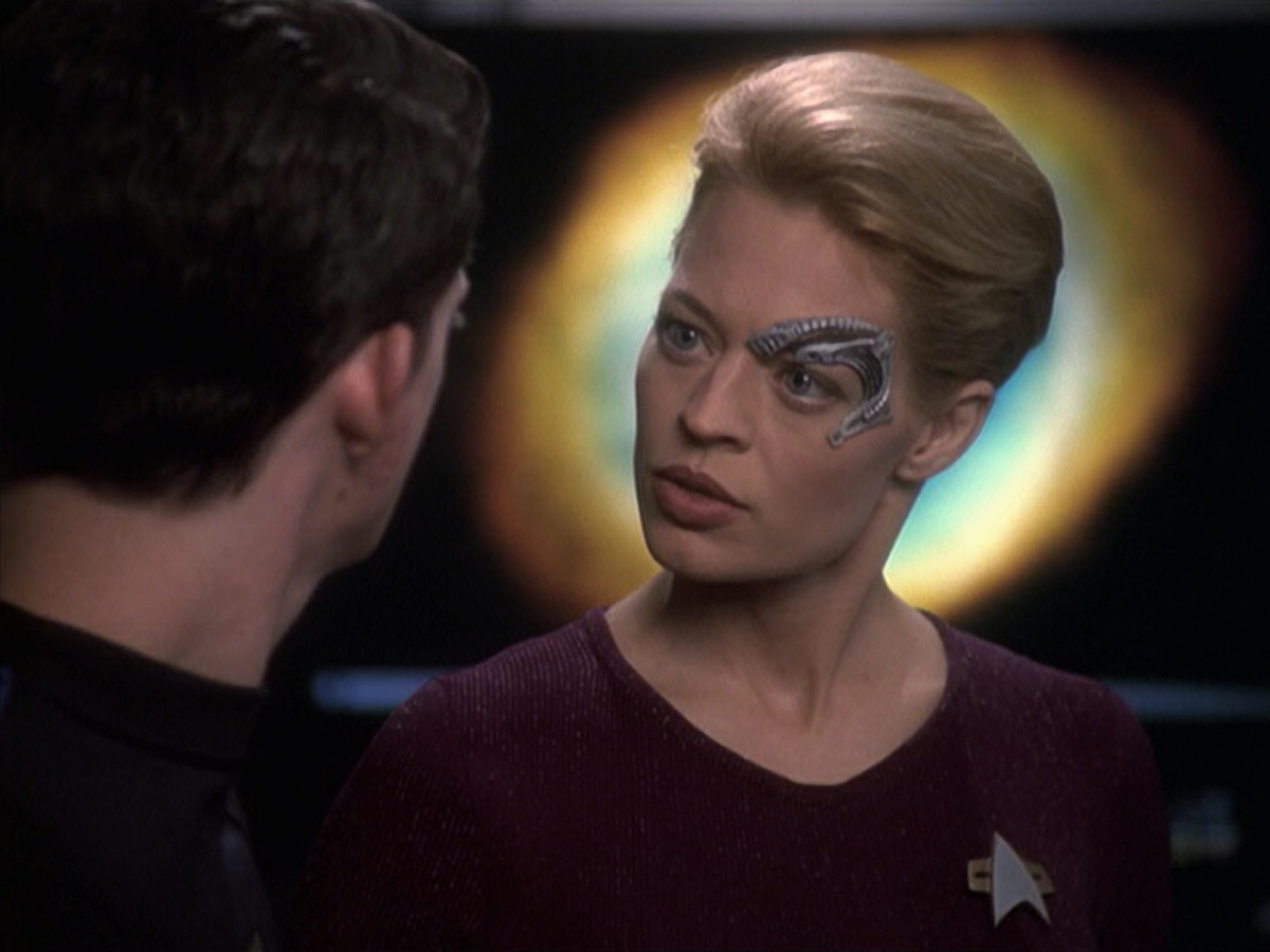extant_StarTrek_VOY_6x19-ChildsPlay_03523.jpg