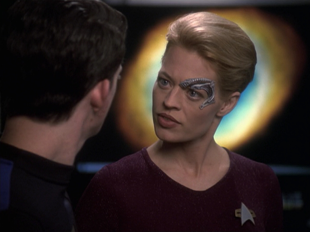 extant_StarTrek_VOY_6x19-ChildsPlay_03532.jpg