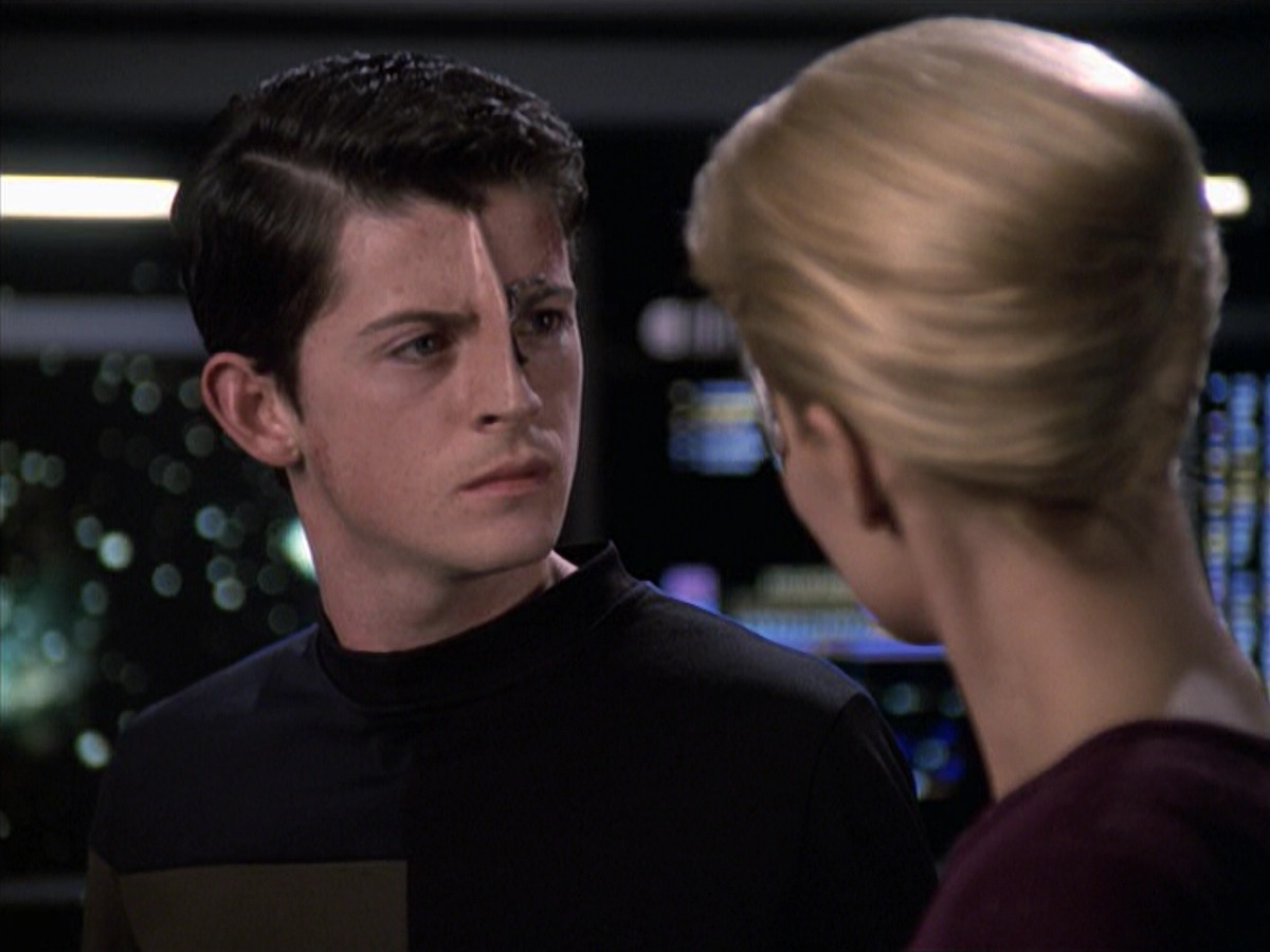 extant_StarTrek_VOY_6x19-ChildsPlay_03534.jpg