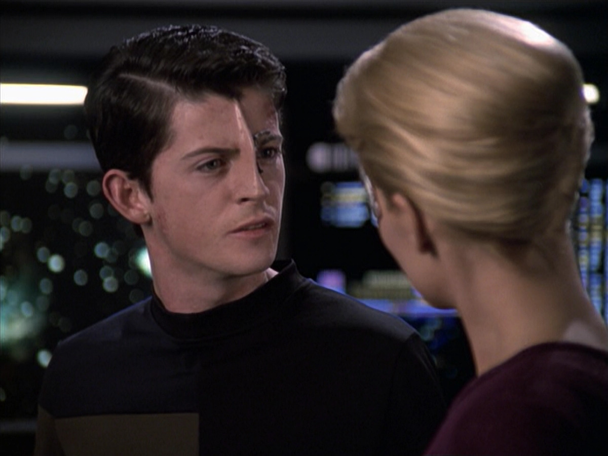 extant_StarTrek_VOY_6x19-ChildsPlay_03537.jpg