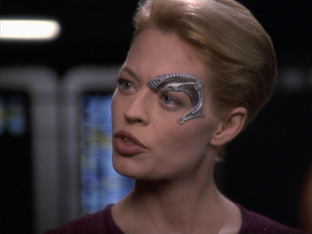 extant_StarTrek_VOY_6x19-ChildsPlay_03549.jpg