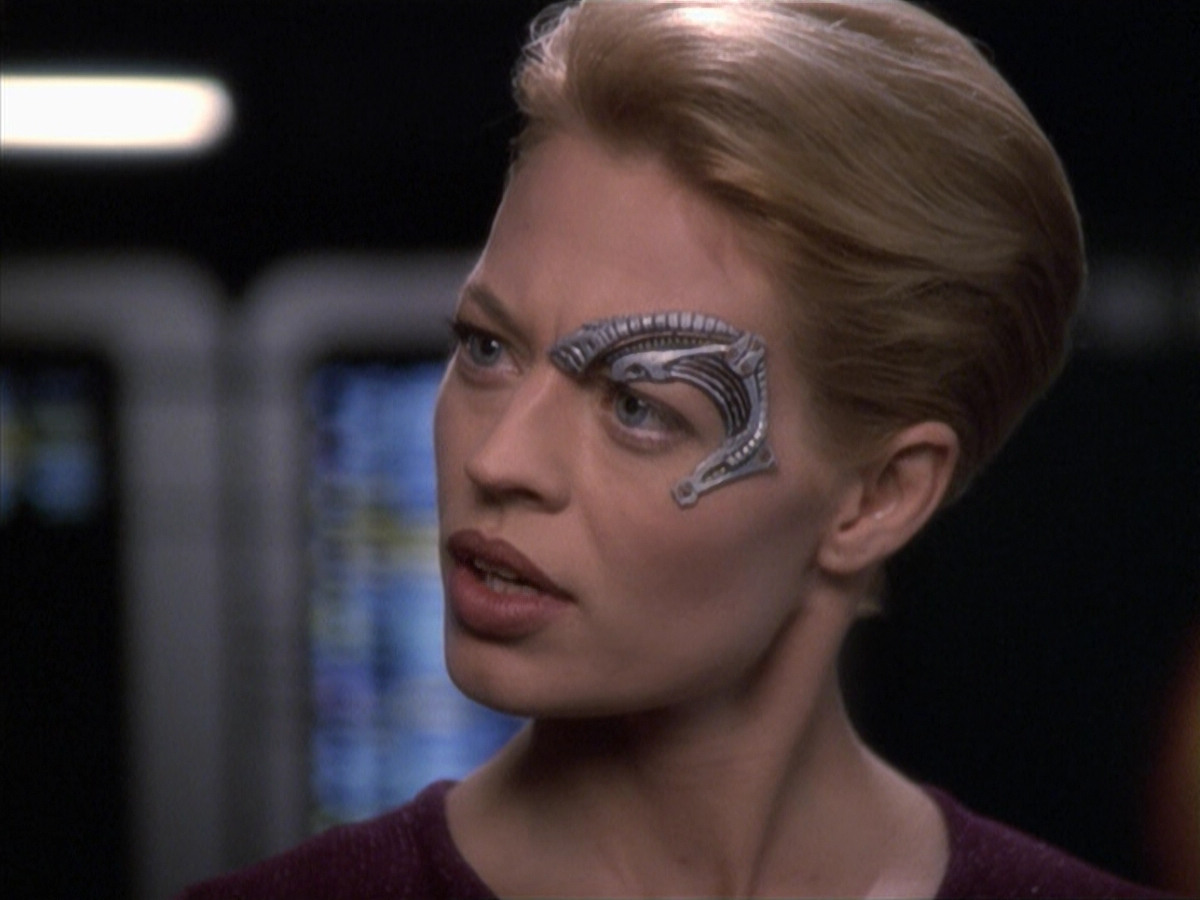 extant_StarTrek_VOY_6x19-ChildsPlay_03557.jpg