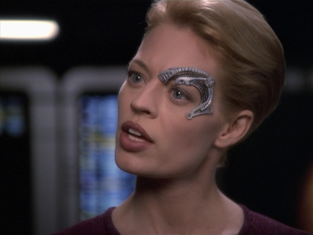 extant_StarTrek_VOY_6x19-ChildsPlay_03573.jpg