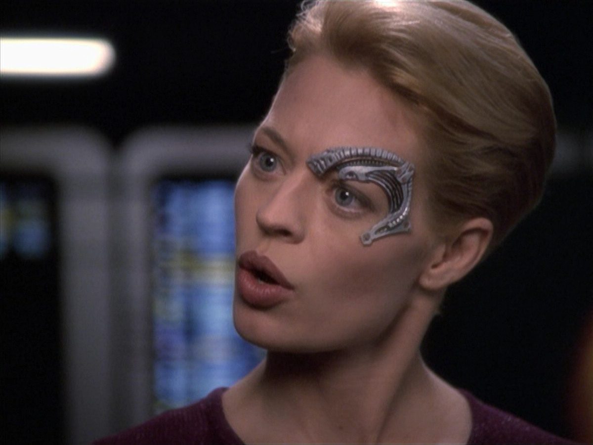 extant_StarTrek_VOY_6x19-ChildsPlay_03577.jpg