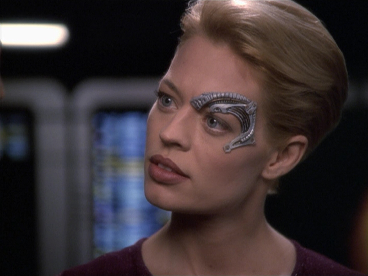 extant_StarTrek_VOY_6x19-ChildsPlay_03581.jpg