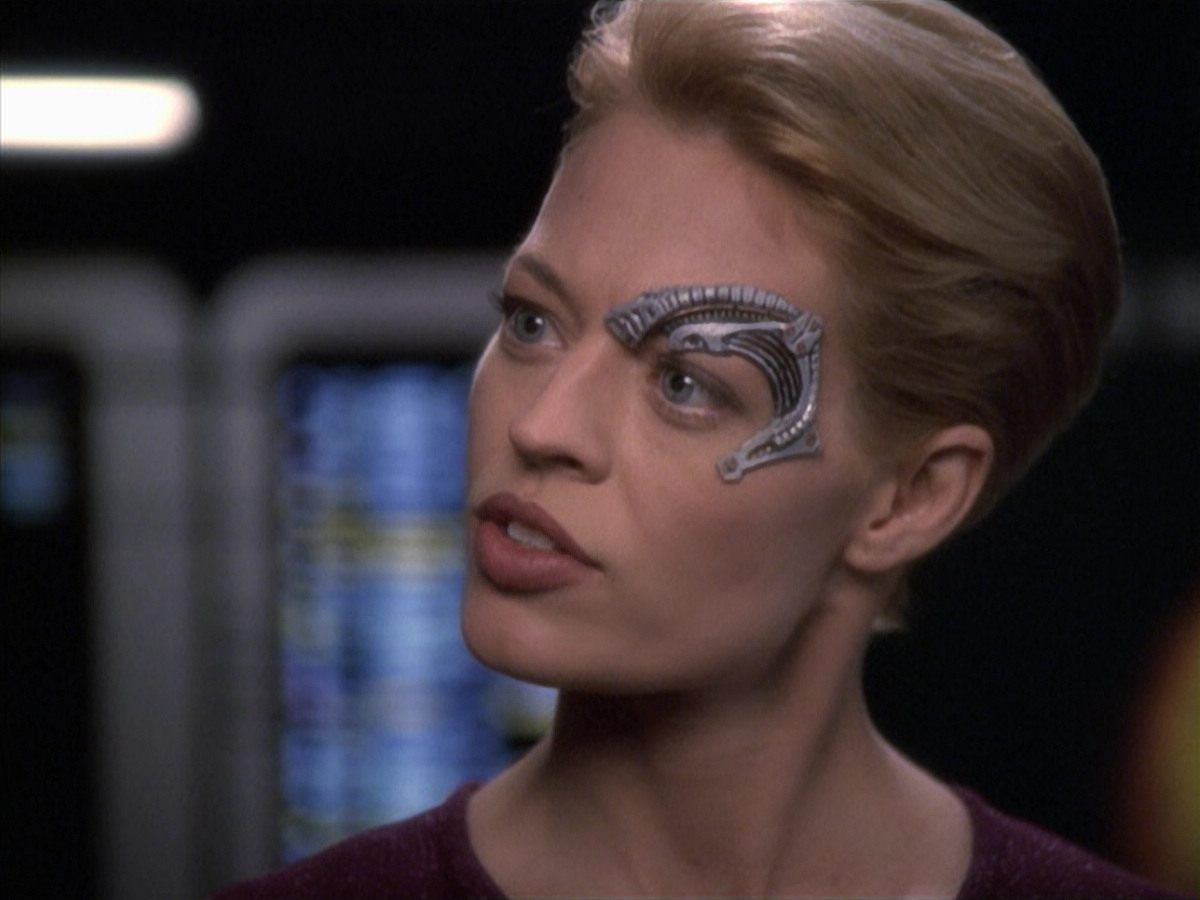 extant_StarTrek_VOY_6x19-ChildsPlay_03585.jpg